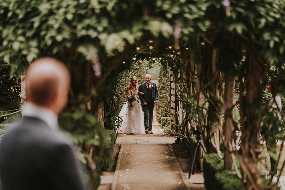 Image by <a href="https://flawlessphotographyblog.co.uk/" target="_blank" rel="noopener">Flawless Photography</a> Summer Wedding Inspiration at Tythe Barn