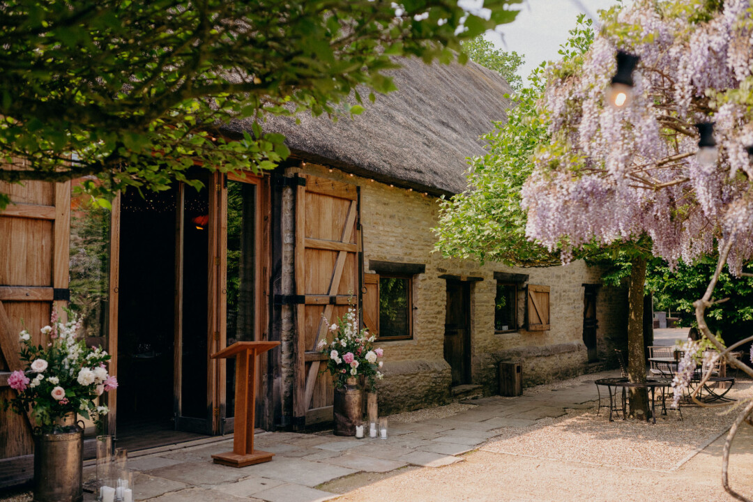 Wisteria outdoor ceremony