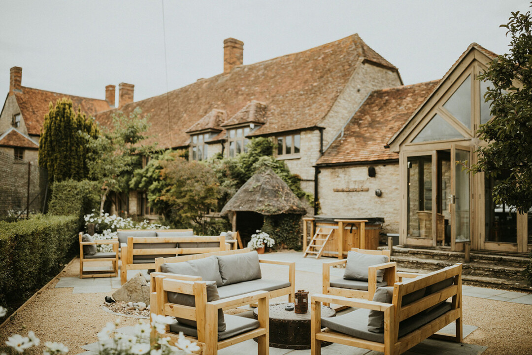 Image by <a href="https://www.igordemba.com/" target="_blank" rel="noopener">Igor Demba Photography</a> The Farmhouse at Tythe